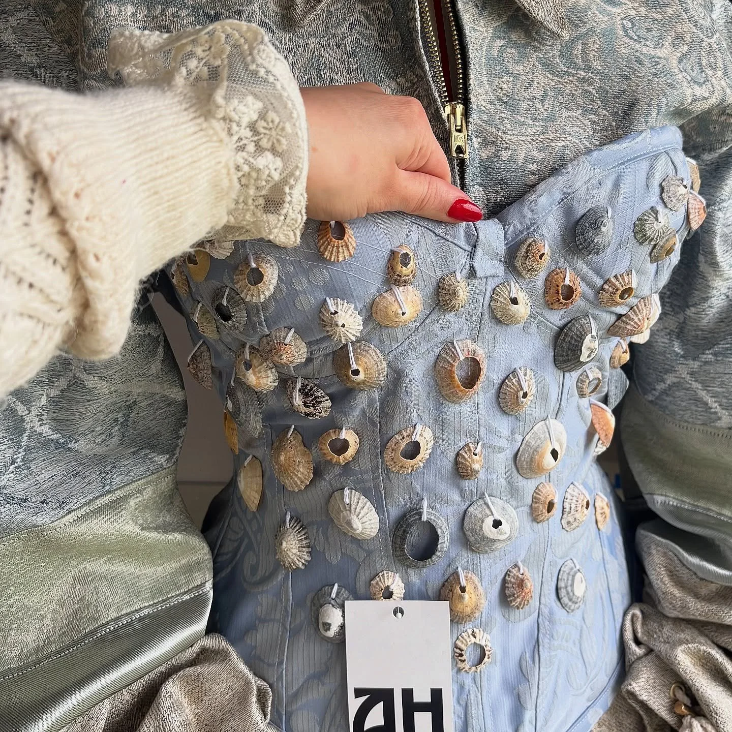 Just 1 sleep until this look is shown at @irelandfashionweek !!! 🤩Here&rsquo;s a wee sneak peek of what&rsquo;s to come&hellip; 👀 

#IrelandFashionWeek #IFW2025 #IrishFashion #DublinStyle #RunwayInIreland