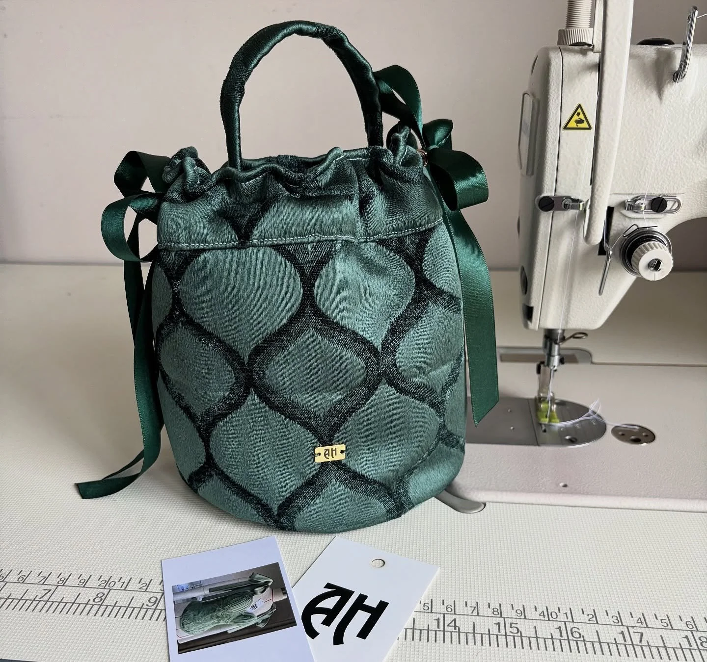 AH Emerald Bucket Bag 🌲

Handmade in Ireland 🇮🇪 using reclaimed materials.

#sustainablymade #irishdesigner #irishdesign #vintageclothing #irishdesign