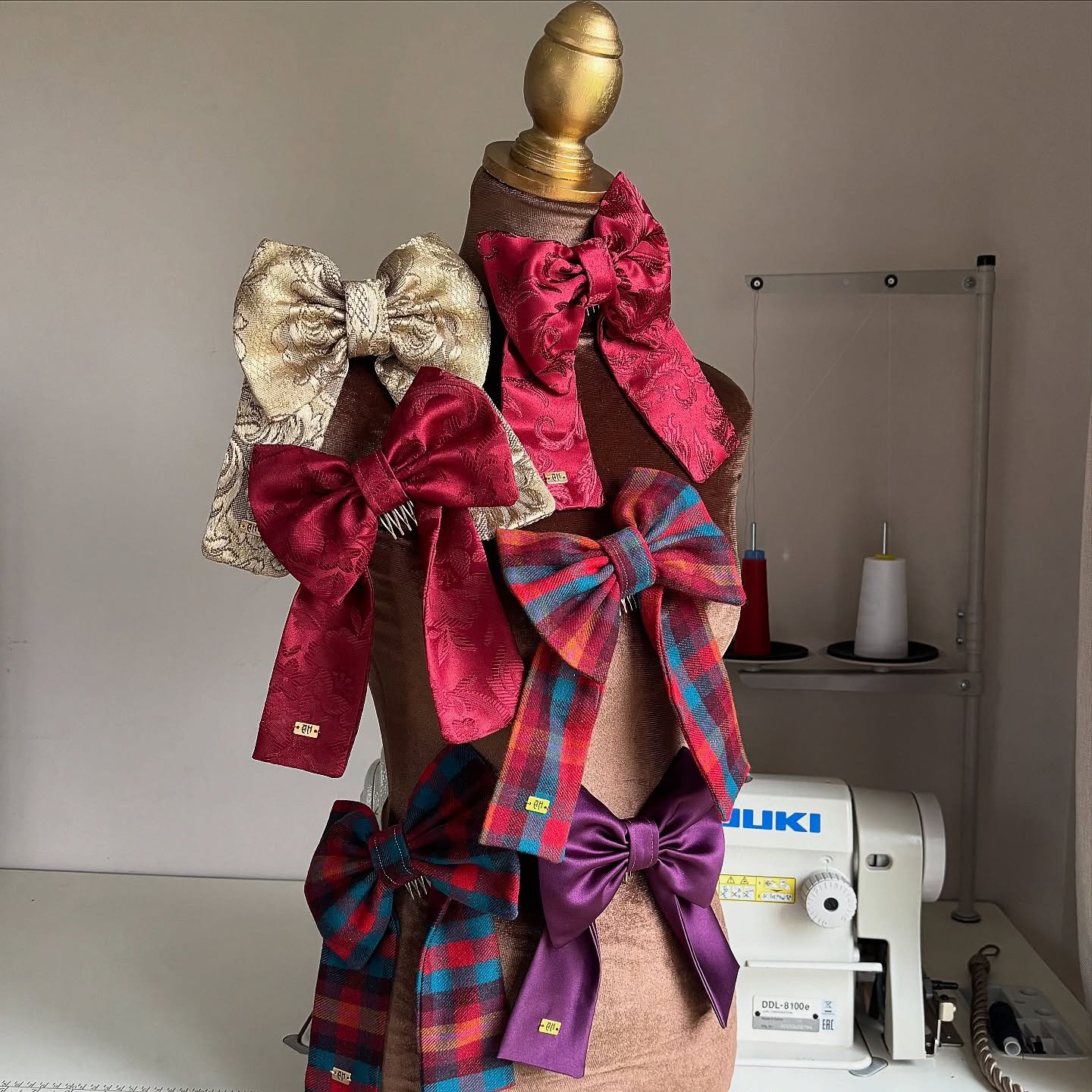 AH Christmas Bows 🎀💗

Hair Bows Handmade in Ireland 🇮🇪 using reclaimed materials.

#madeinireland #irishdesign #irishdesigner #sustainablymade #vintageclothing