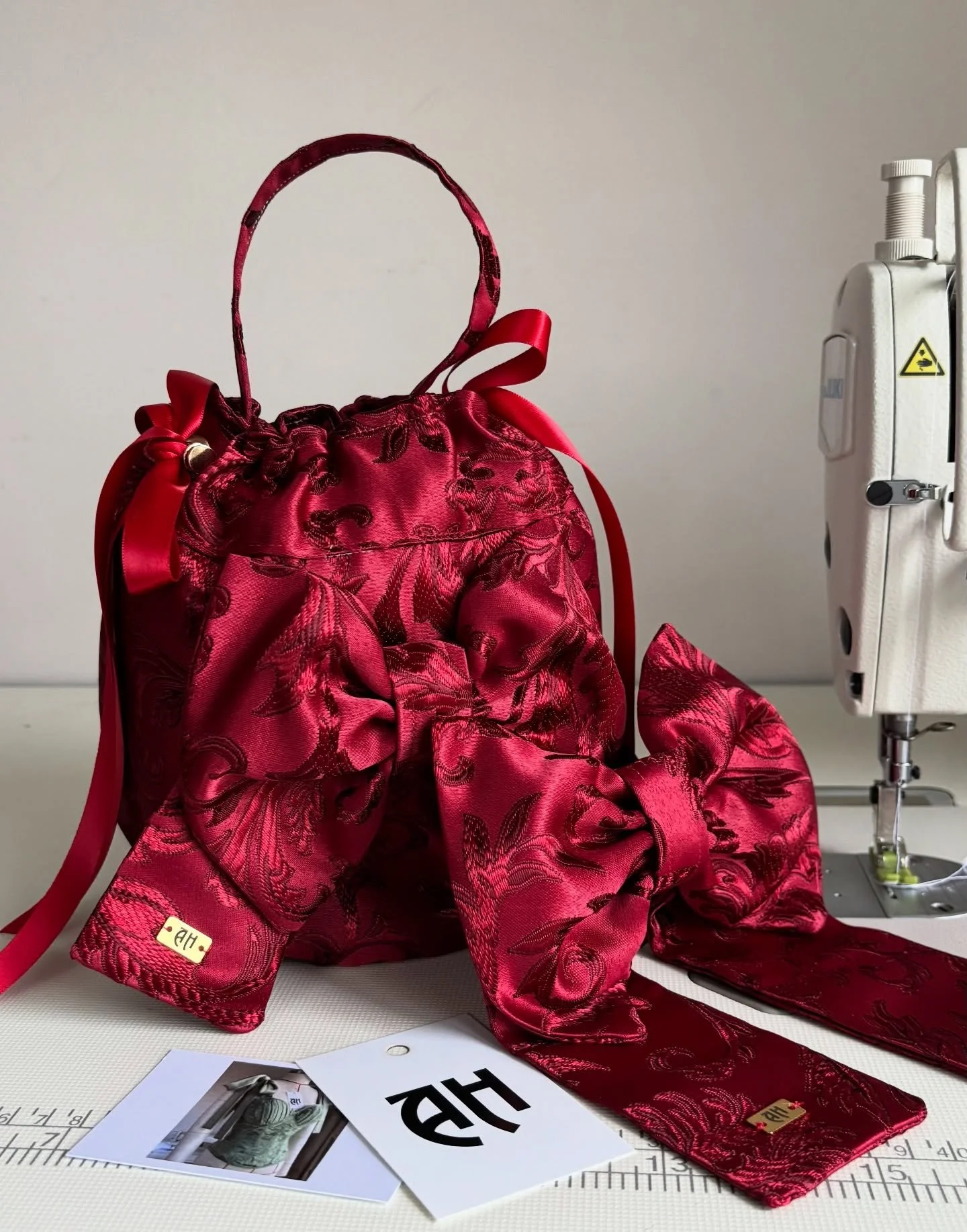 AH Ruby red Bucket bag and matching bow 🎁 &hearts;️

Handmade in 🇮🇪.

#sustainablymade #vintageclothing #irishdesigner #irishdesign