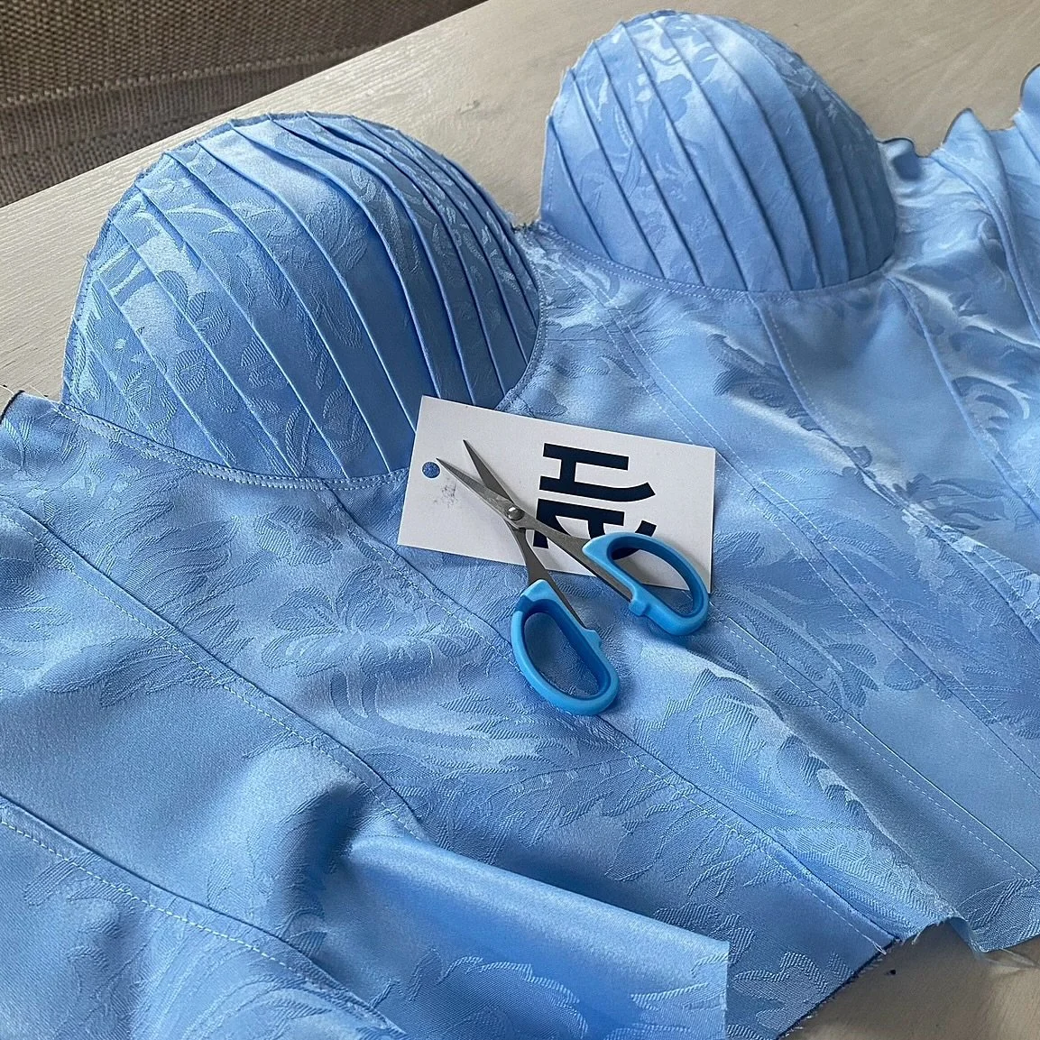 All the details 💙

AH custom corset, handmade in Ireland 🇮🇪 

#handmadeinireland #customcorset #corsetdesign #slowfashion #irishdesigner bespokefashion detailshot craftedwithcare supportlocal handmadefashion ribbondetails