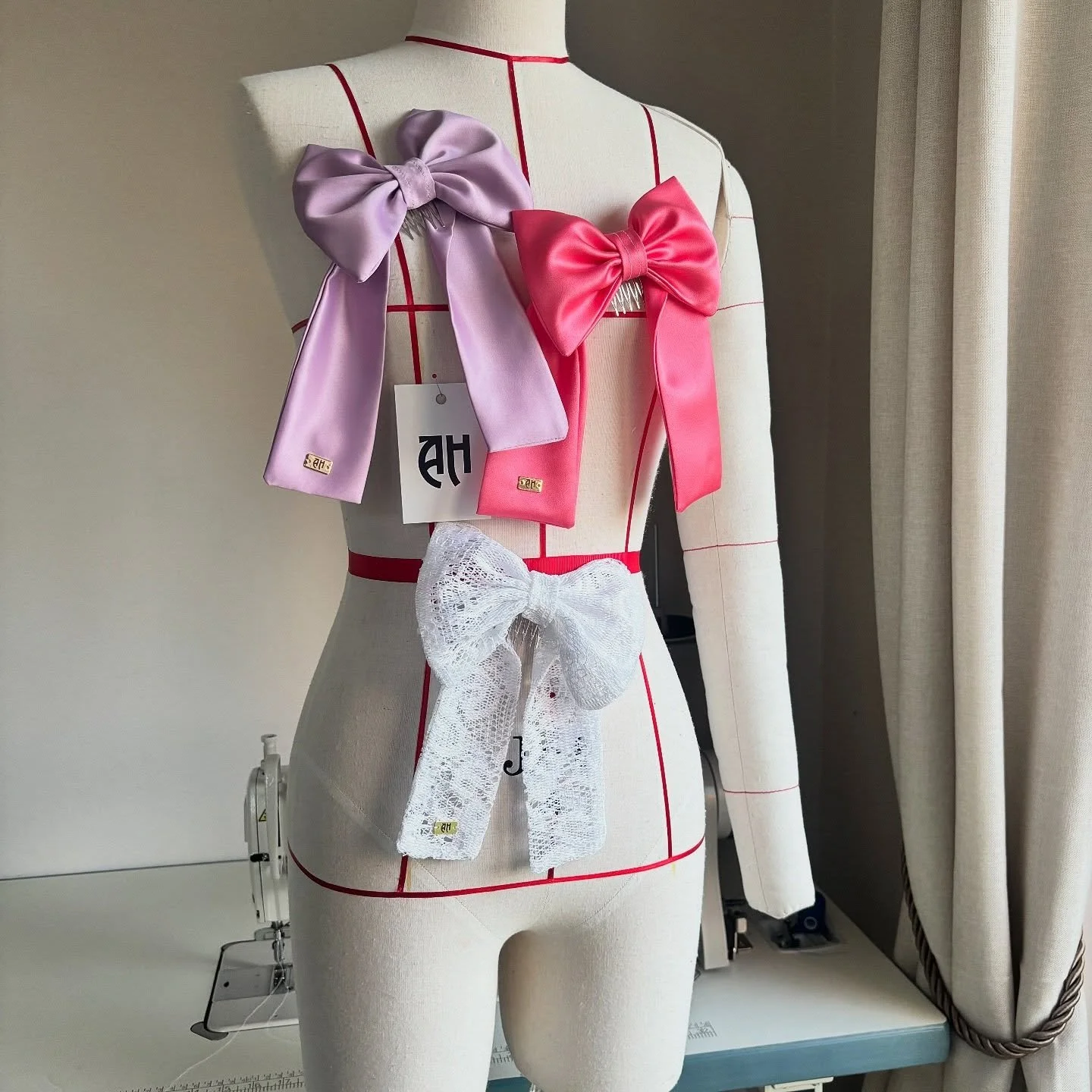 The perfect Easter hair bow 🎀🐣💗

Handmade in Ireland ☘️

#irishdesign #sustainability #handmade #hairbow #bowera