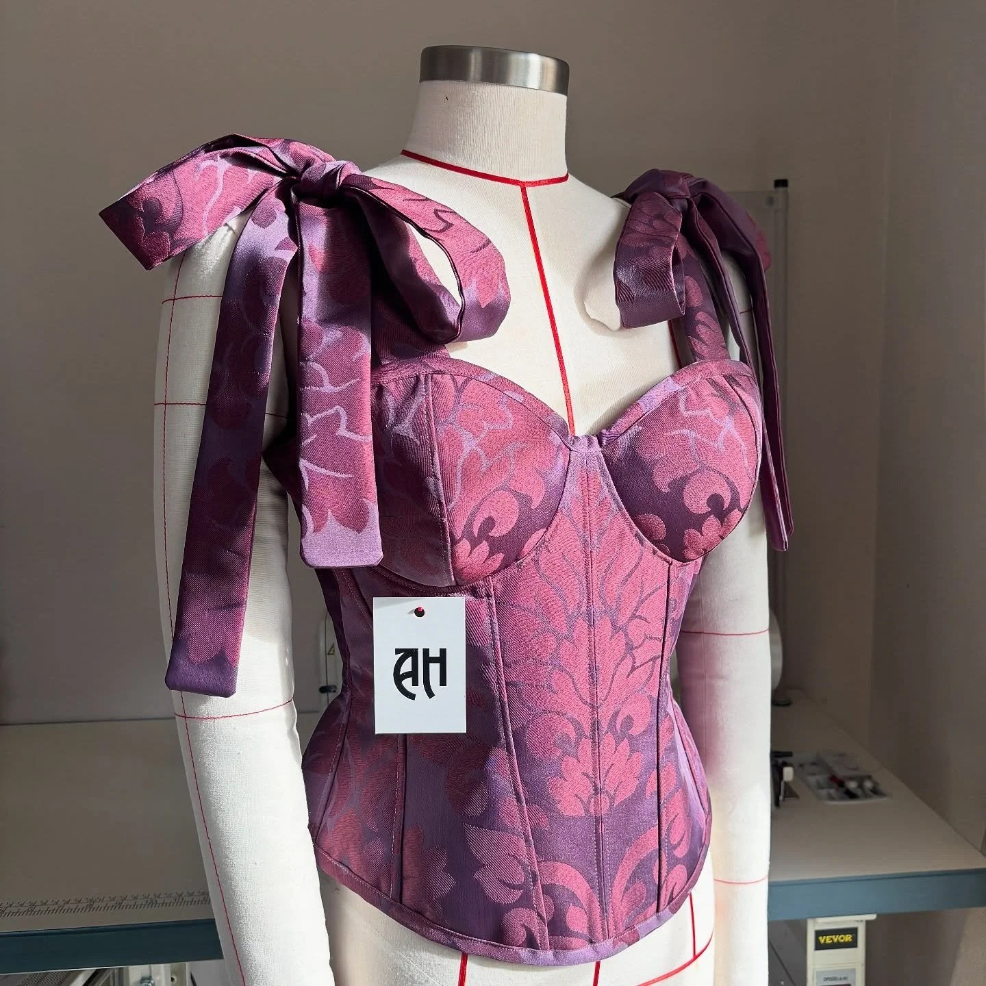 The perfect purple 💜🎀🪁

#irishdesign #sustainability #sustainablefashion