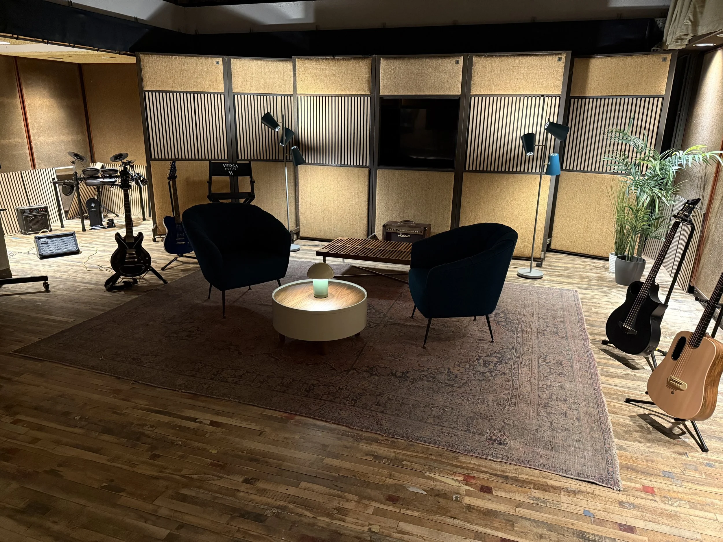 STUDIO 4