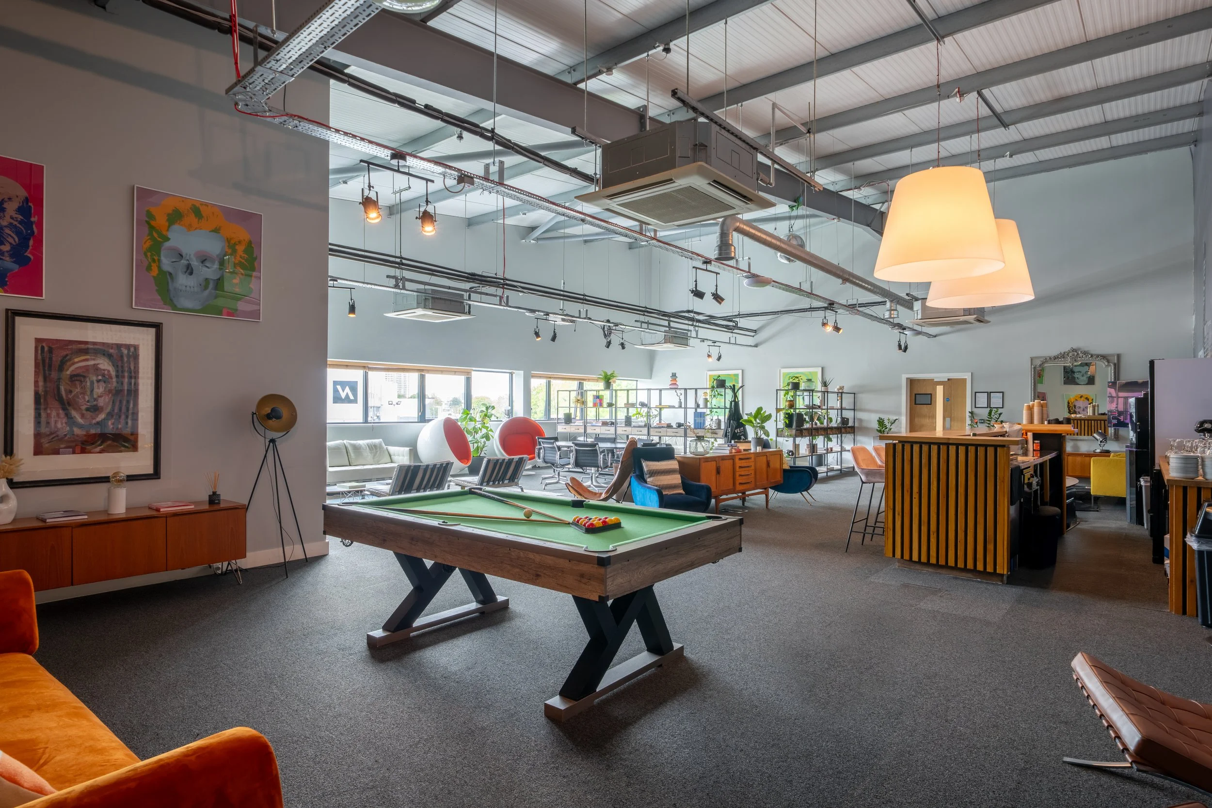 VERSA CLUB ROOM