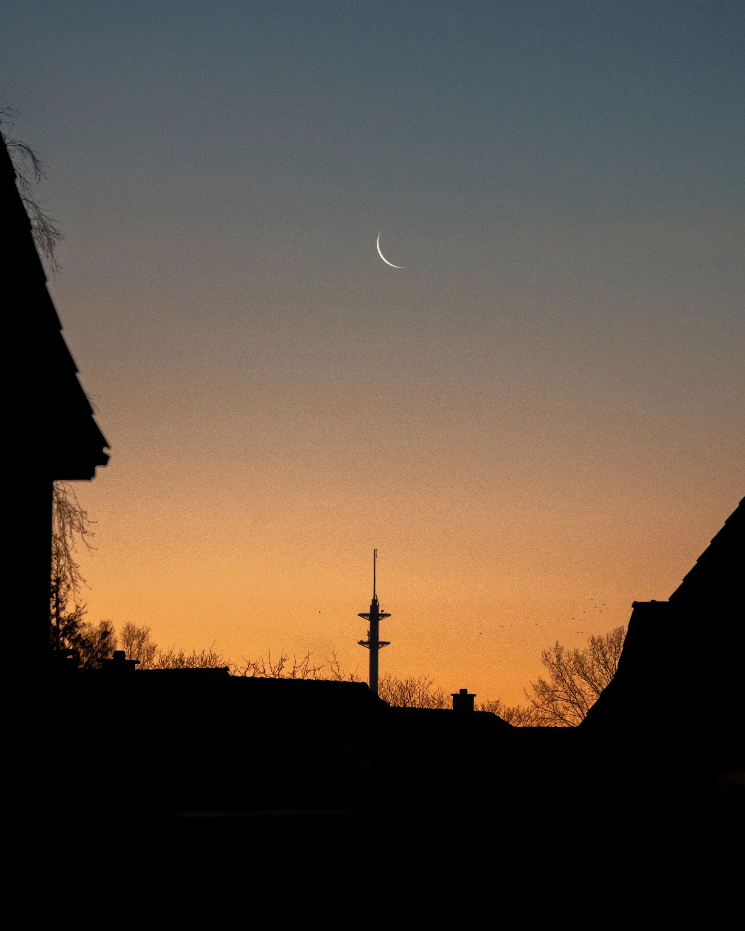 Mond über dem Fernsehturm, Nordenham