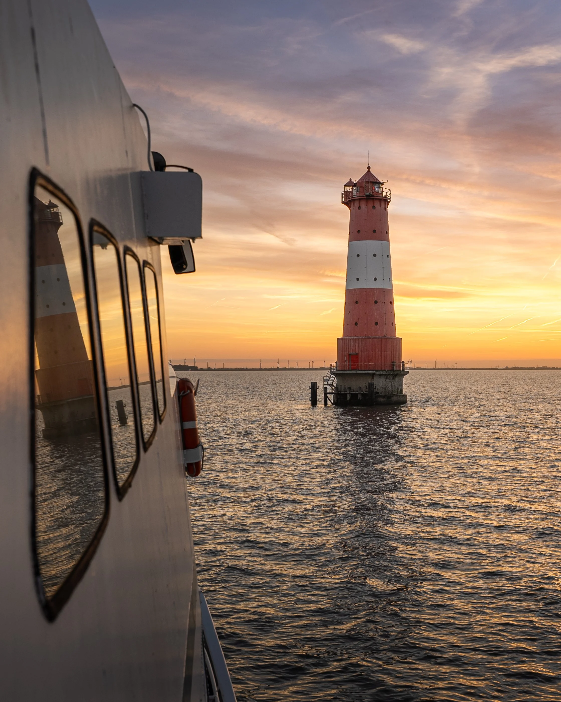 Leuchtturm Arngast während einer Tour mit der Jantje von Dangast