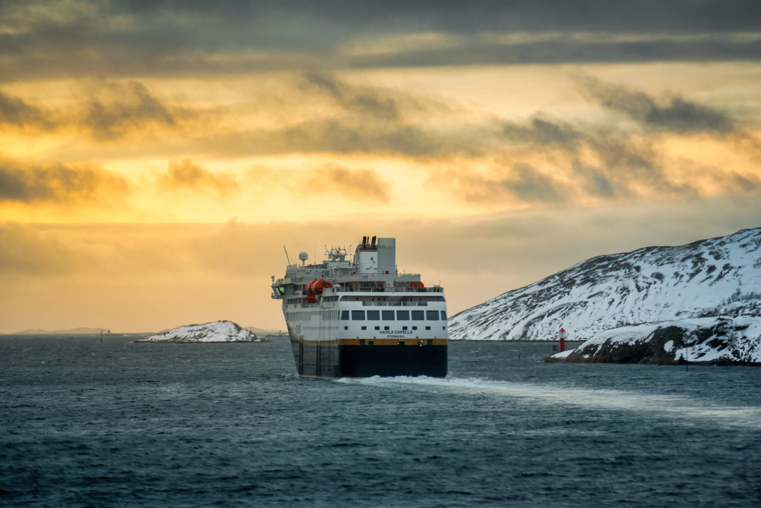 Am Fähranleger in Bodö
