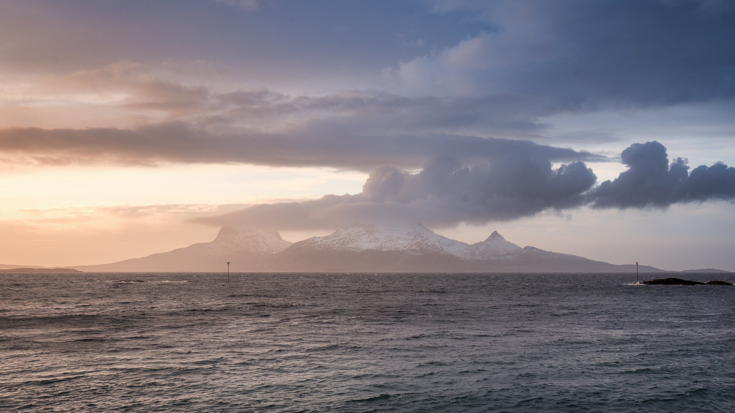 Die Insel Landegode von Bodö aus gesehen
