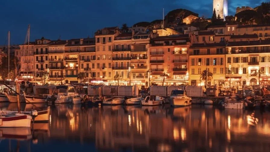 Ambiance soirée en mer au départ du Vieux Port de Cannes