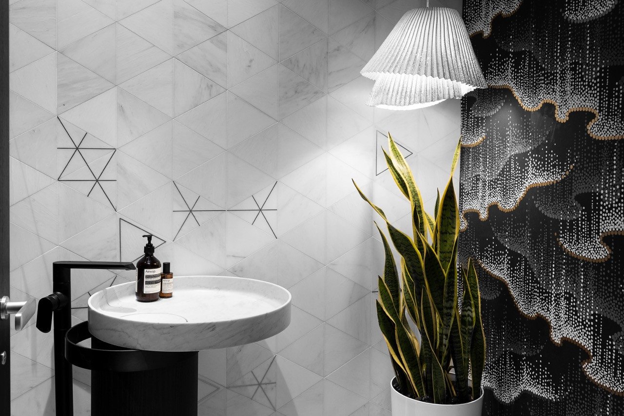 Transforming small spaces into delightful retreats! Have you ever thought about how a whimsical powder room can elevate your home? ⁠
⁠
Discover how to infuse charm and personality into your powder room, making it a memorable experience for guests and