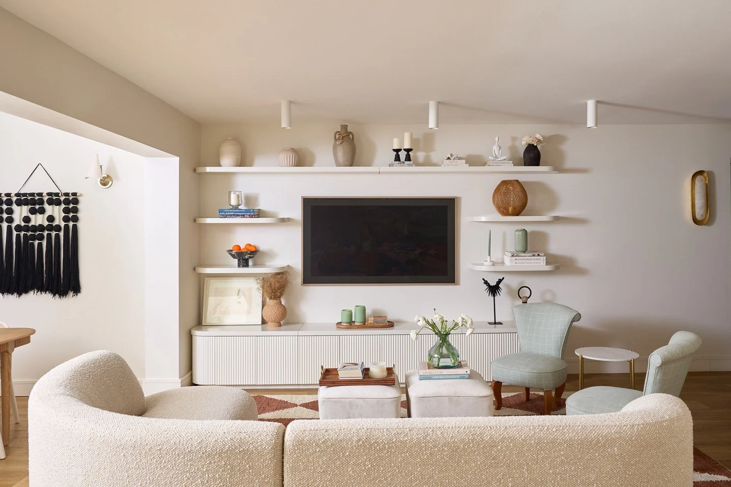 There&rsquo;s a quiet comfort that comes from warm light in a living room.⁠
It softens the mood, makes the space feel welcoming,⁠
and gives everything a gentle, lived-in elegance.⁠
⁠
⁠
 #studioandreeafranca #miamiinteriordesigner ⁠
⁠
#livingroom  #so