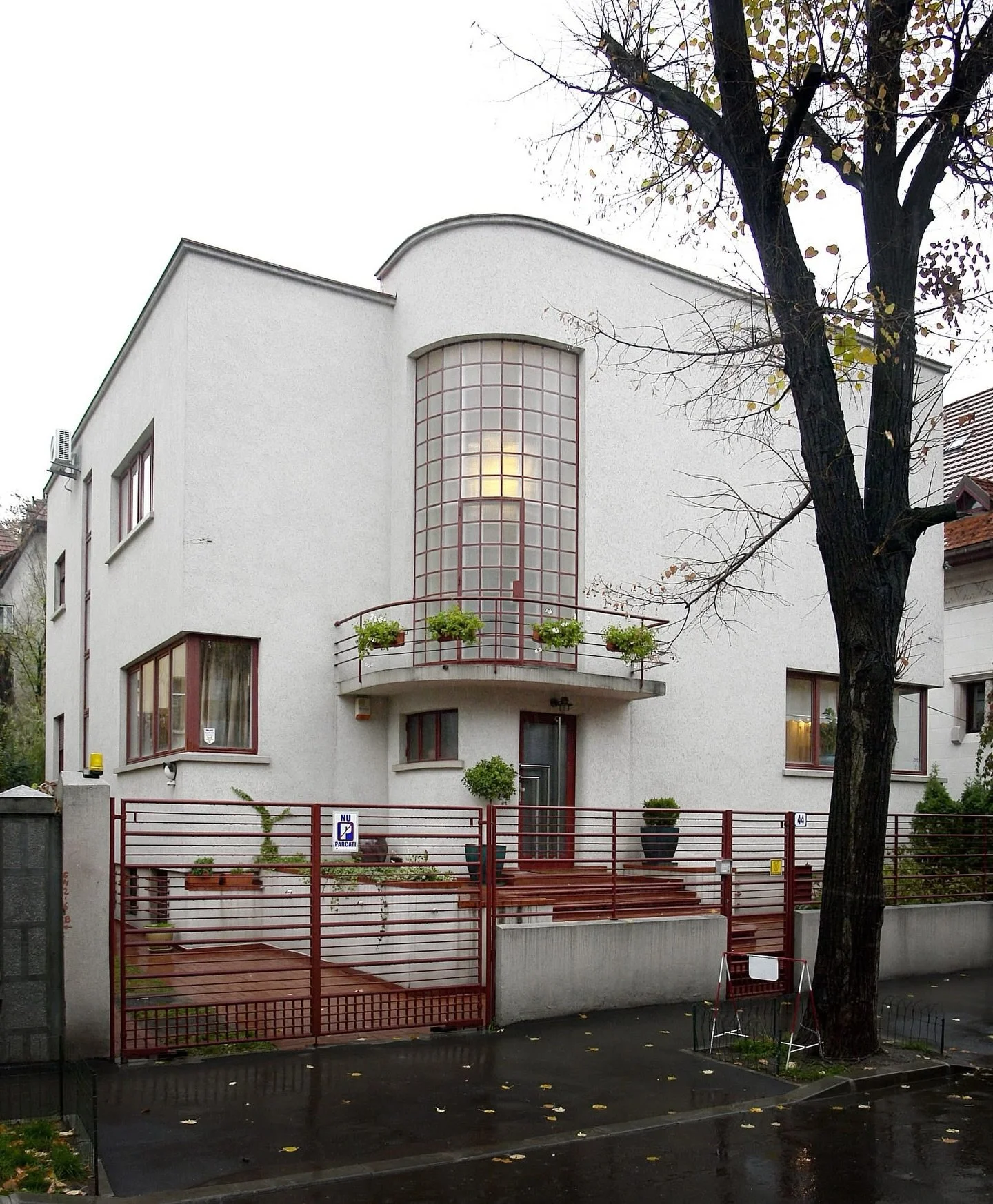 My parents&rsquo; home in Bucharest, designed by architect Henriette Delavrancea-Gibory and built in 1932, when Art Deco was redefining how the world imagined modern living.
Curved glass, soft geometry, light as architecture.

Most people associate A