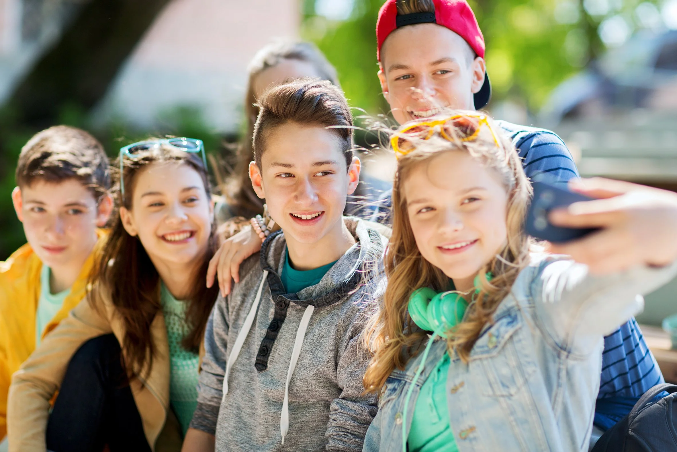 education-high-school-technology-and-people-conc-2025-10-11-18-20-03-utc_web.jpg