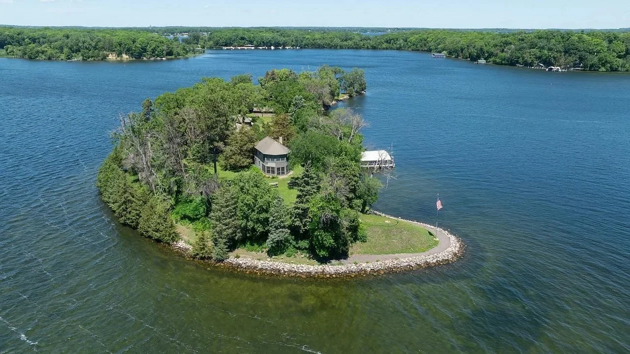  Source: NorthstarMLS as distributed by MLS GRID,MLS#: 7032563 
