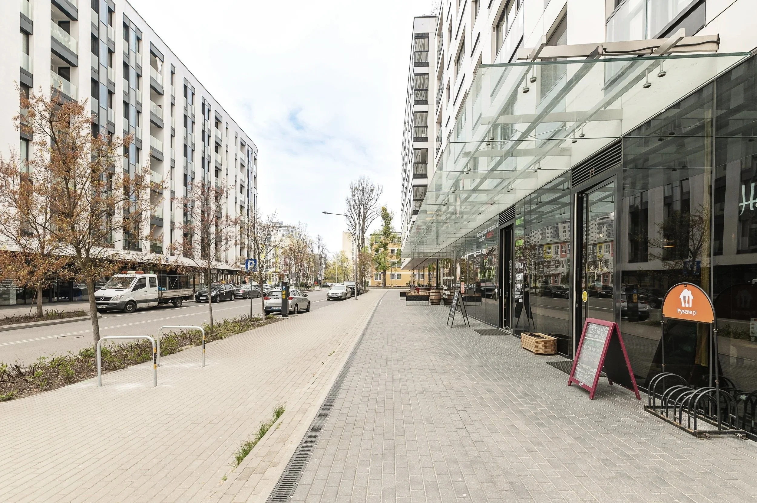 Otoczenie mieszkania przy ulicy Bellottiego na warszawskim Muranowie