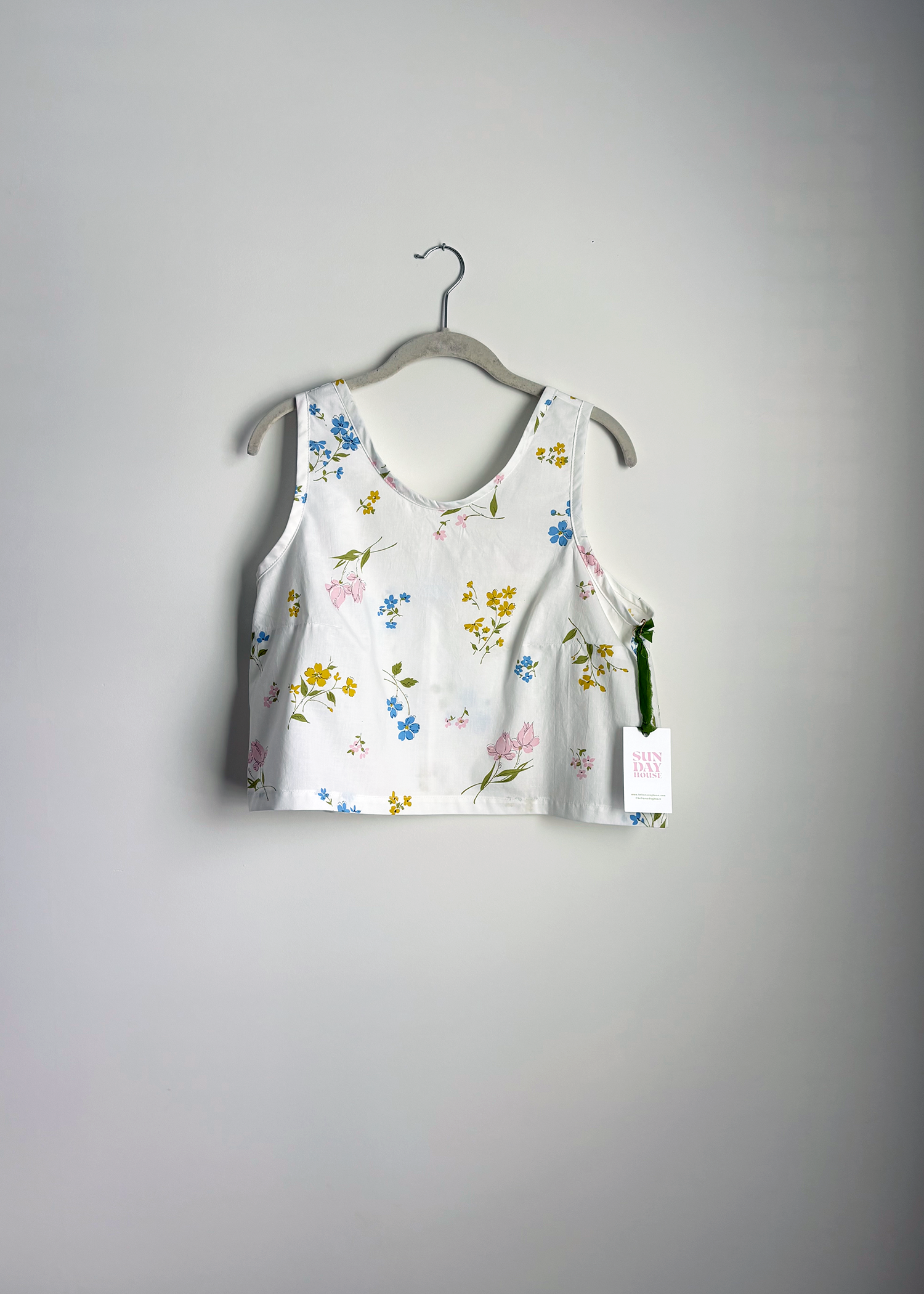 whitefloral1.png