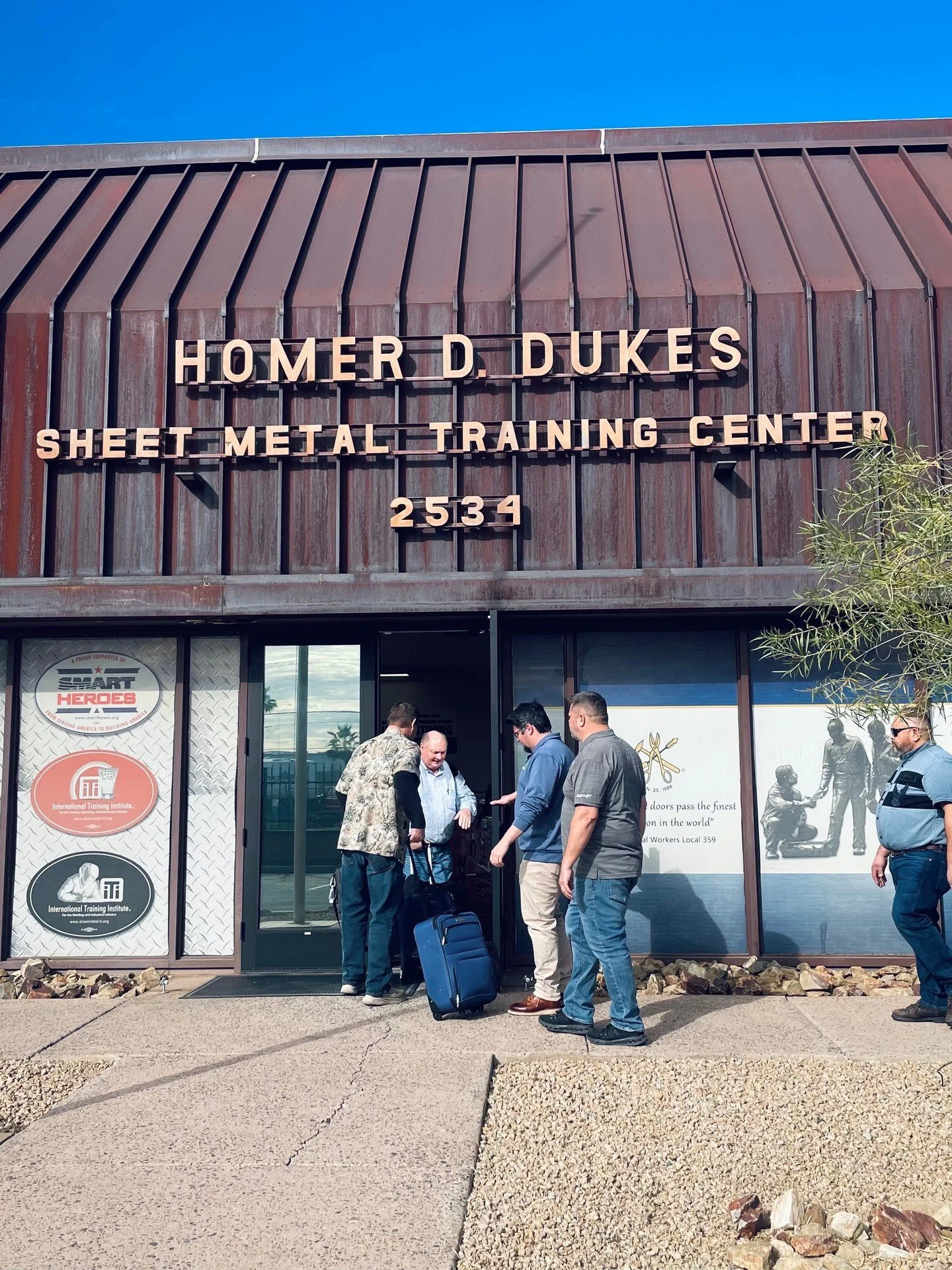 AMC spent time in Tempe, AZ last week, presenting at the SMART Central States Conference! 🌵⚡
.
Our team was proud to deliver a presentation on funding strategies and grant opportunities, and to connect with JATCs, coordinators, and industry partners