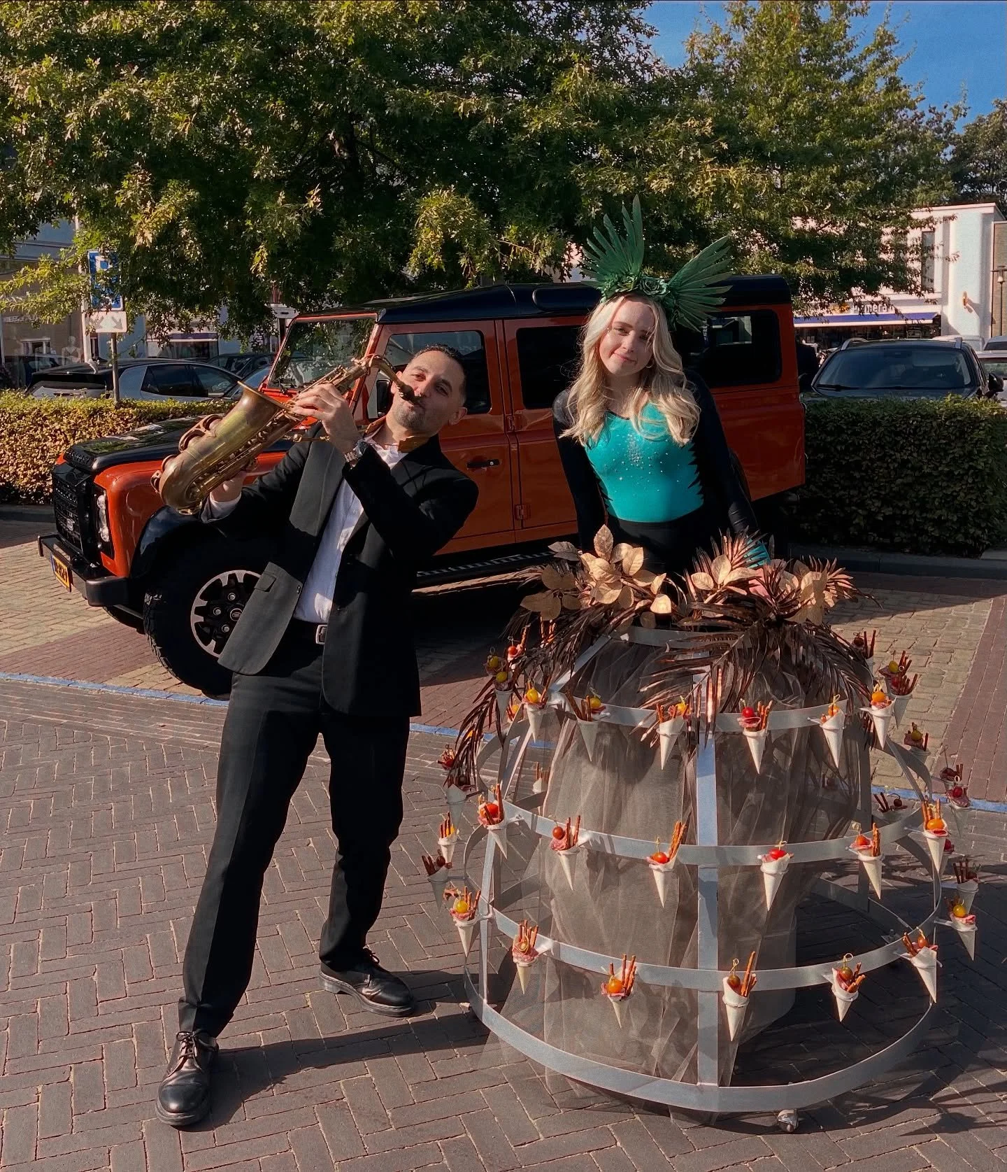 Fun day with fashion and music at @zijvanrinsma for @lovesoundnl
With @lisanne.ensing 
.
.
.
.
#saxofonist #livemusic #evenementmuziek #fashion #nederlands #sax