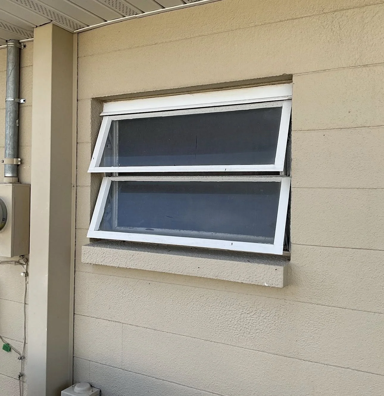 Window 11.jpg