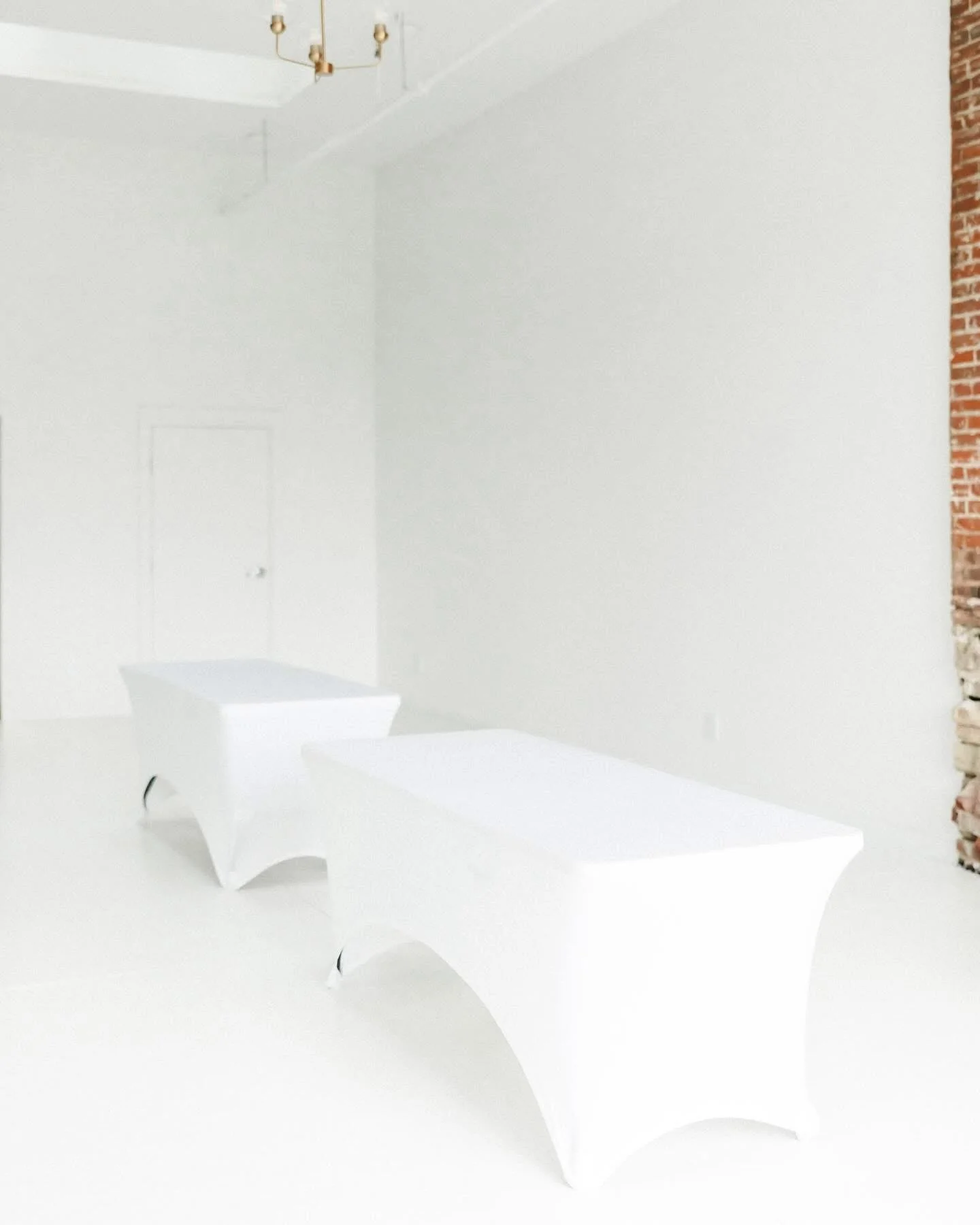 Did You Know?! 👇🏻

The Main Street Studio includes tables &amp; chairs for up to 50 guests at no extra charge 🙌

✨ Set-up, clean-up, and tear-down are included in your rental time,just be sure to book enough time to cover it all.
✨ No need to haul