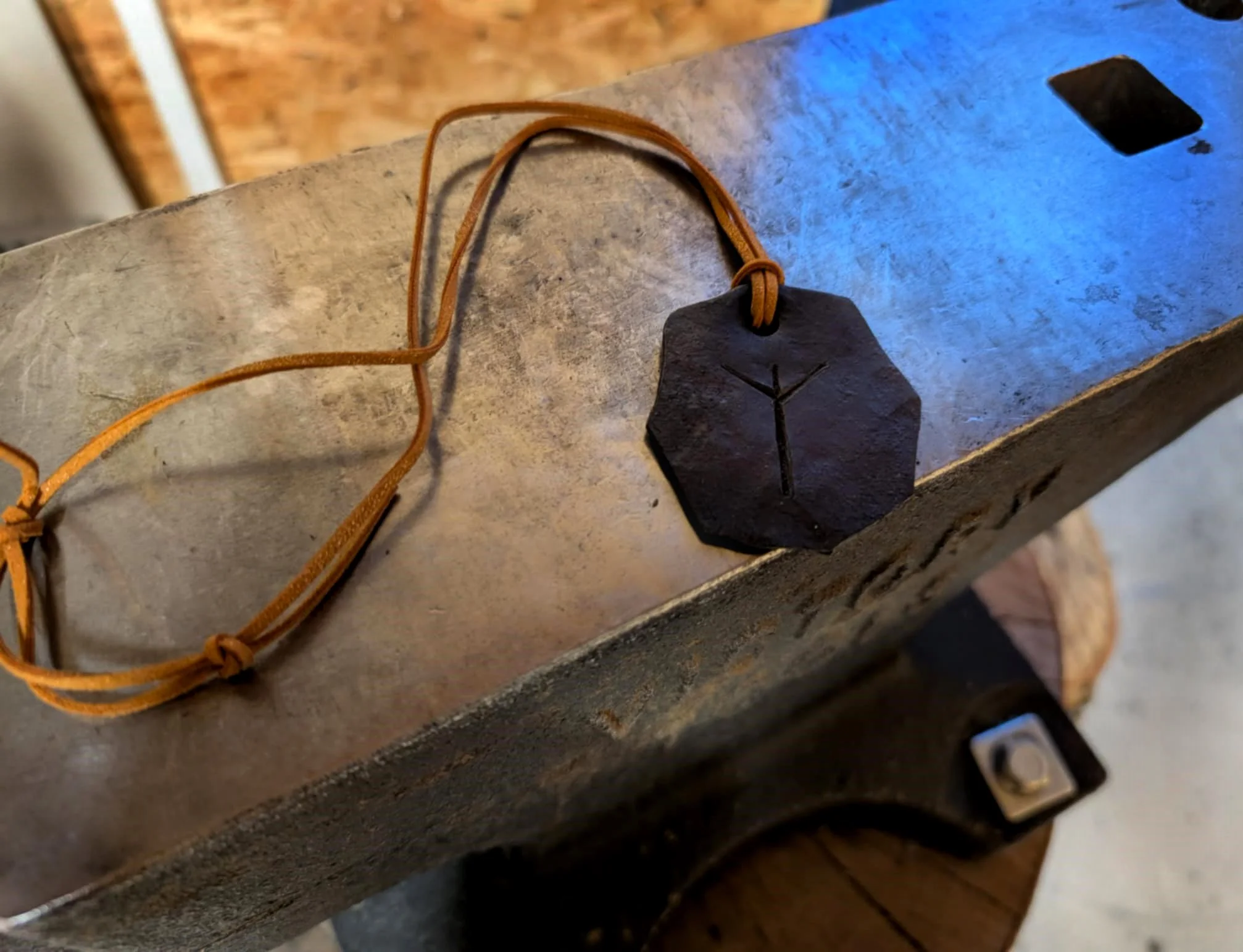 Rune Necklace Algiz 1.jpg