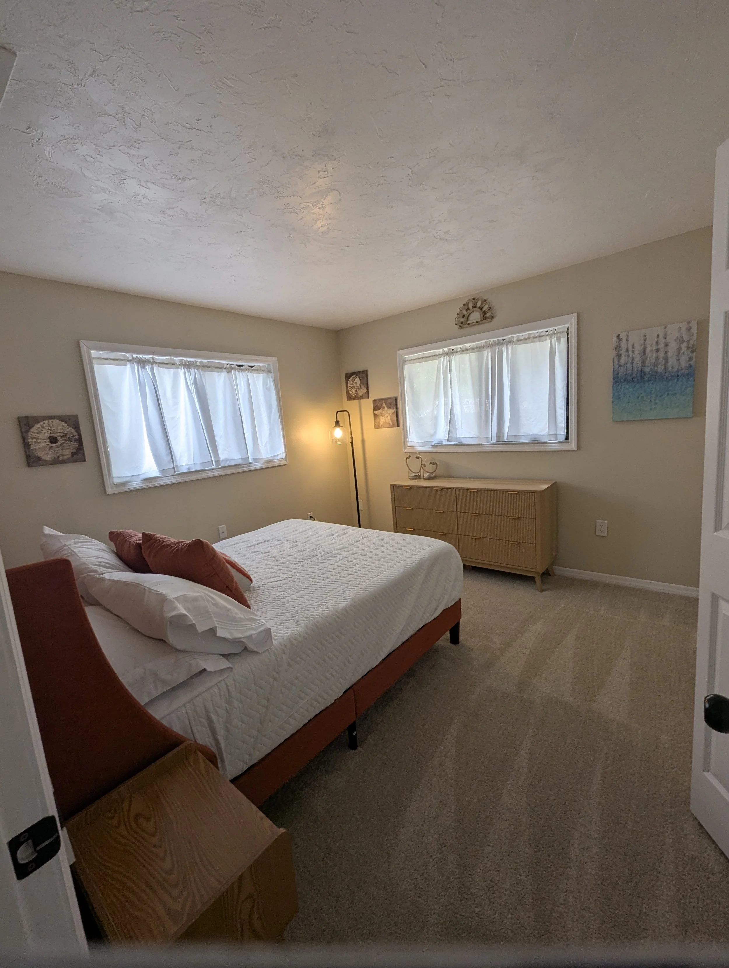 PXL_20251005_185352207 (1).jpg