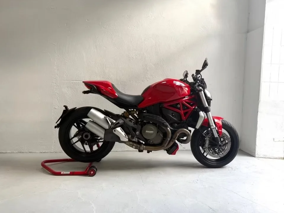 Ducati Monster 1200
