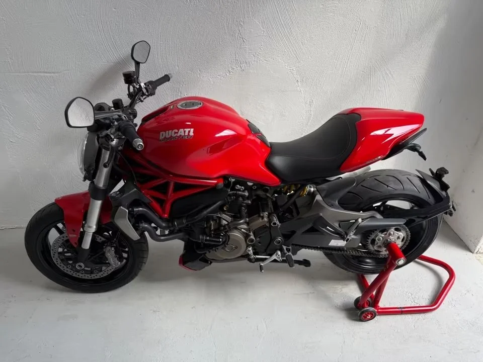 ducati_monster_1200_5.jpeg
