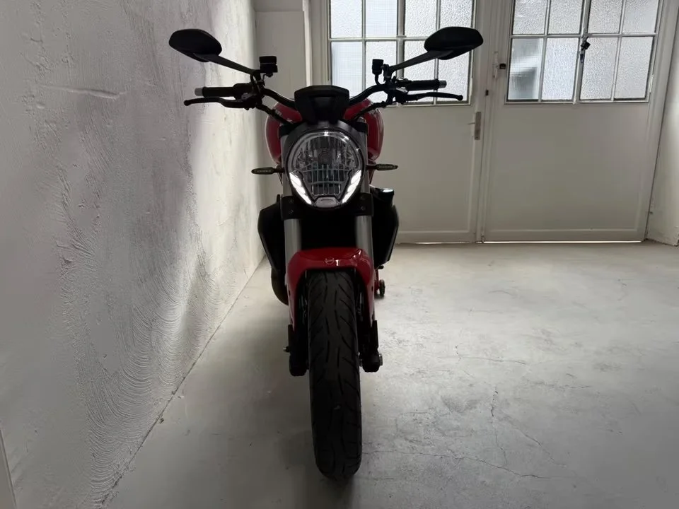 ducati_monster_1200_8.jpeg
