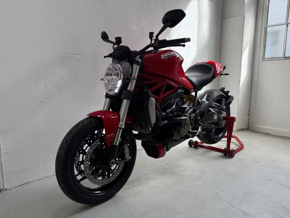 ducati_monster_1200_13.jpeg