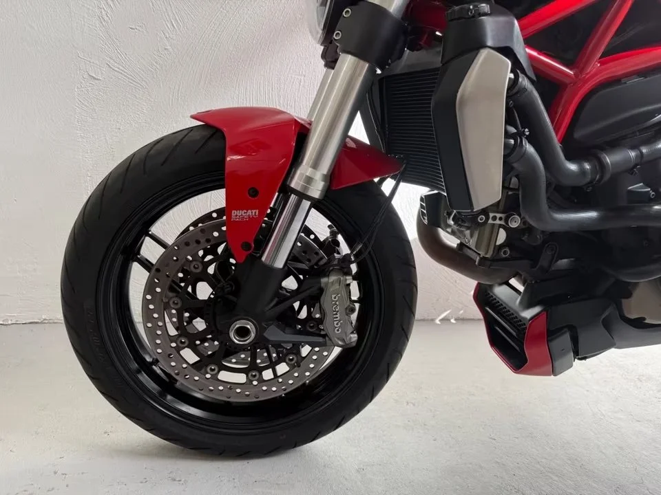 ducati_monster_1200_4.jpeg