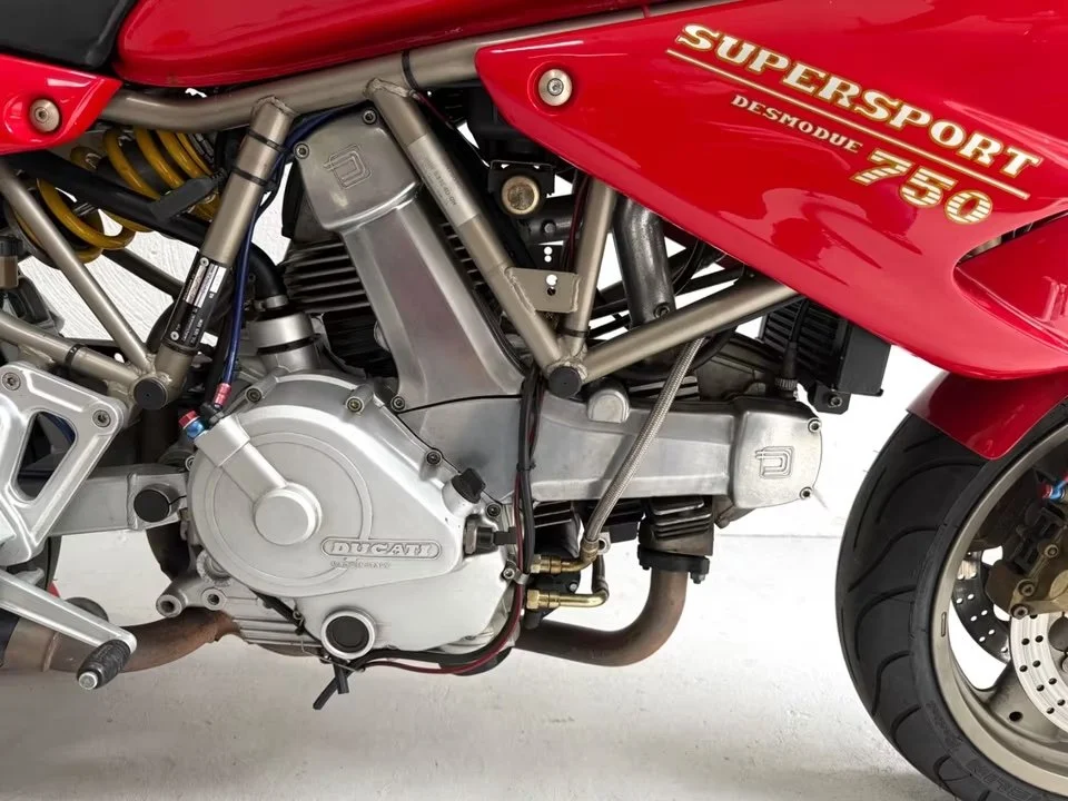 ducati_750_ss_11.jpeg