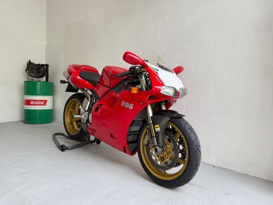 ducati_996_2.jpg