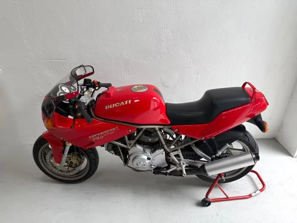 ducati_750_ss_14.jpeg
