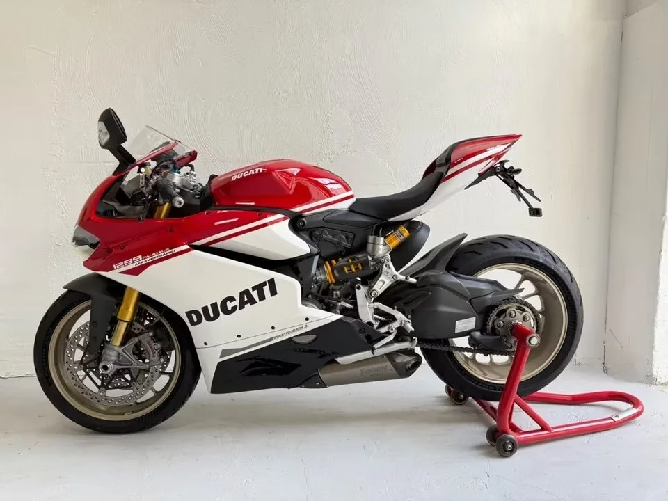 ducati_1299_5.jpg