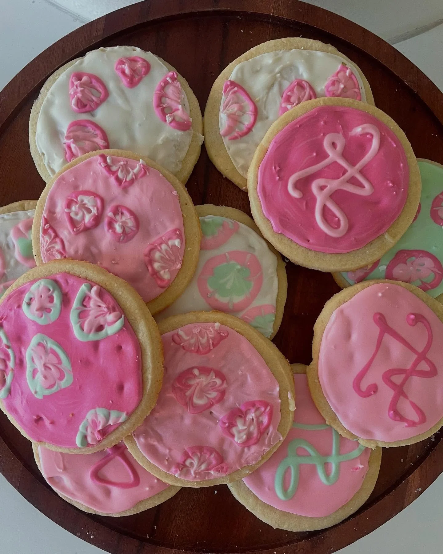 as a reminder, we all have to start somewhere! this bakery&rsquo;s first attempt at Royal icing 💖💚🍪