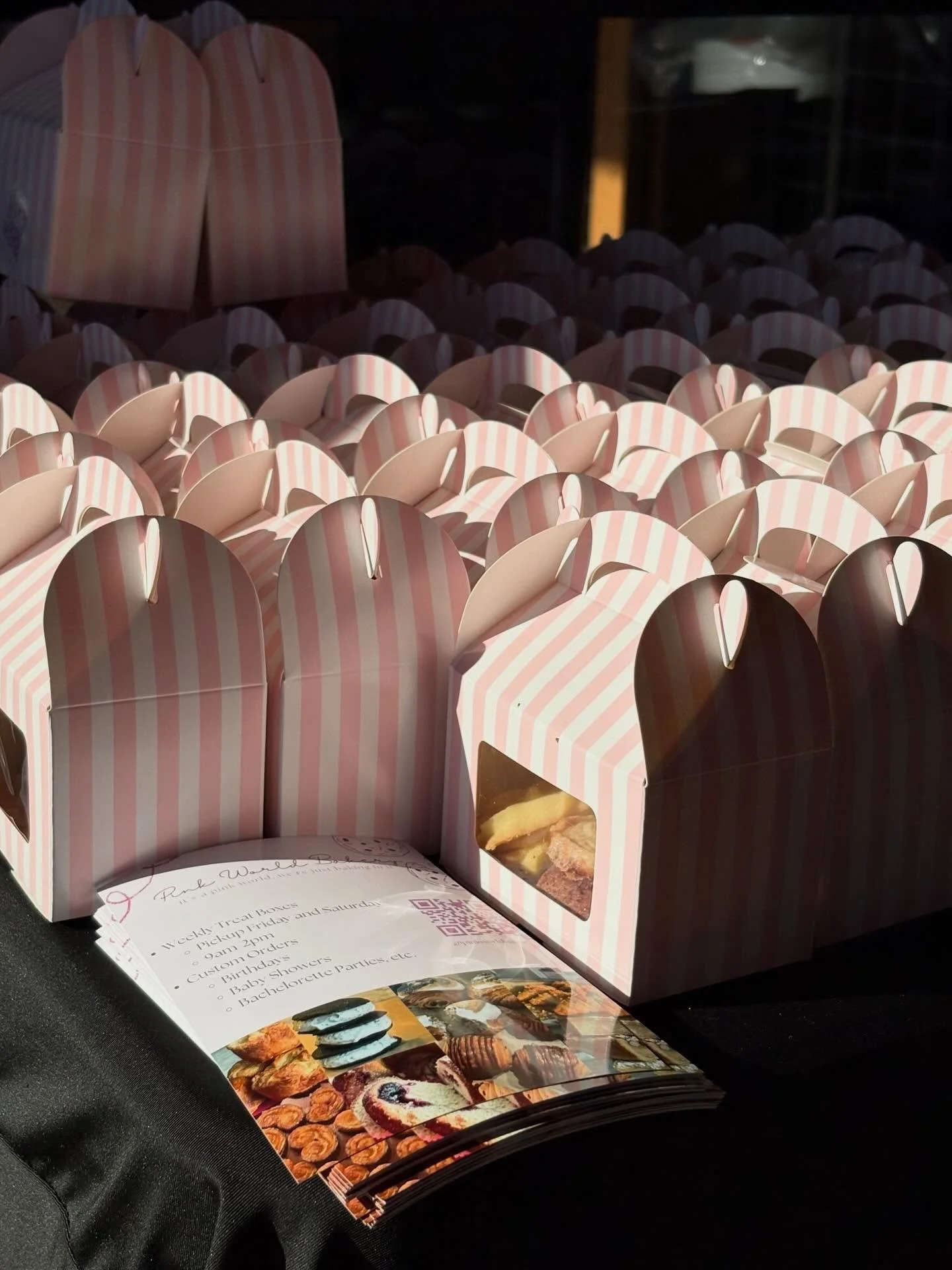 did yall know we make MINI treat boxes that are tre adorable?? an amazing morning market with @lsrcc_chicago !!!!! I always feel so grateful for every event and moment where we get to connect with our community!