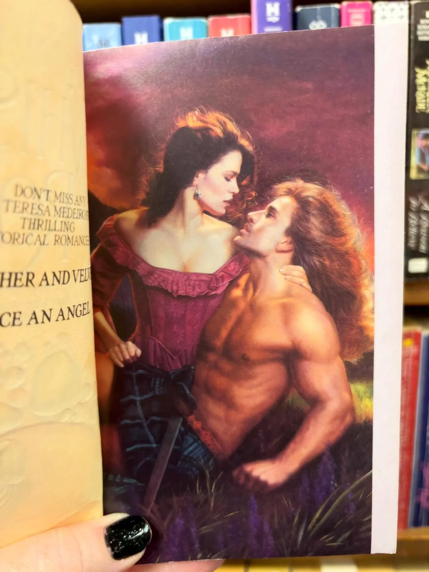 Can we take a moment this #StepbackSaturday to appreciate this masterpiece of stepback trope subversion?? I am obsessed with everything about this: her in the dominant position, HER EXPRESSION, him reclining in her arms in his slutty little kilt and 