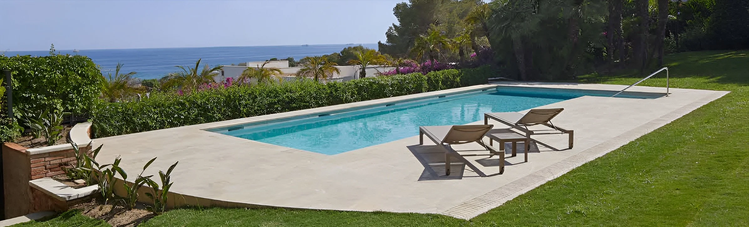 Villa Tramontana · Piscina mediterránea · Tarragona | CANNROCH Studio · Properties | Estudio Arquitectura y Diseño Interiores | Fuerteventura