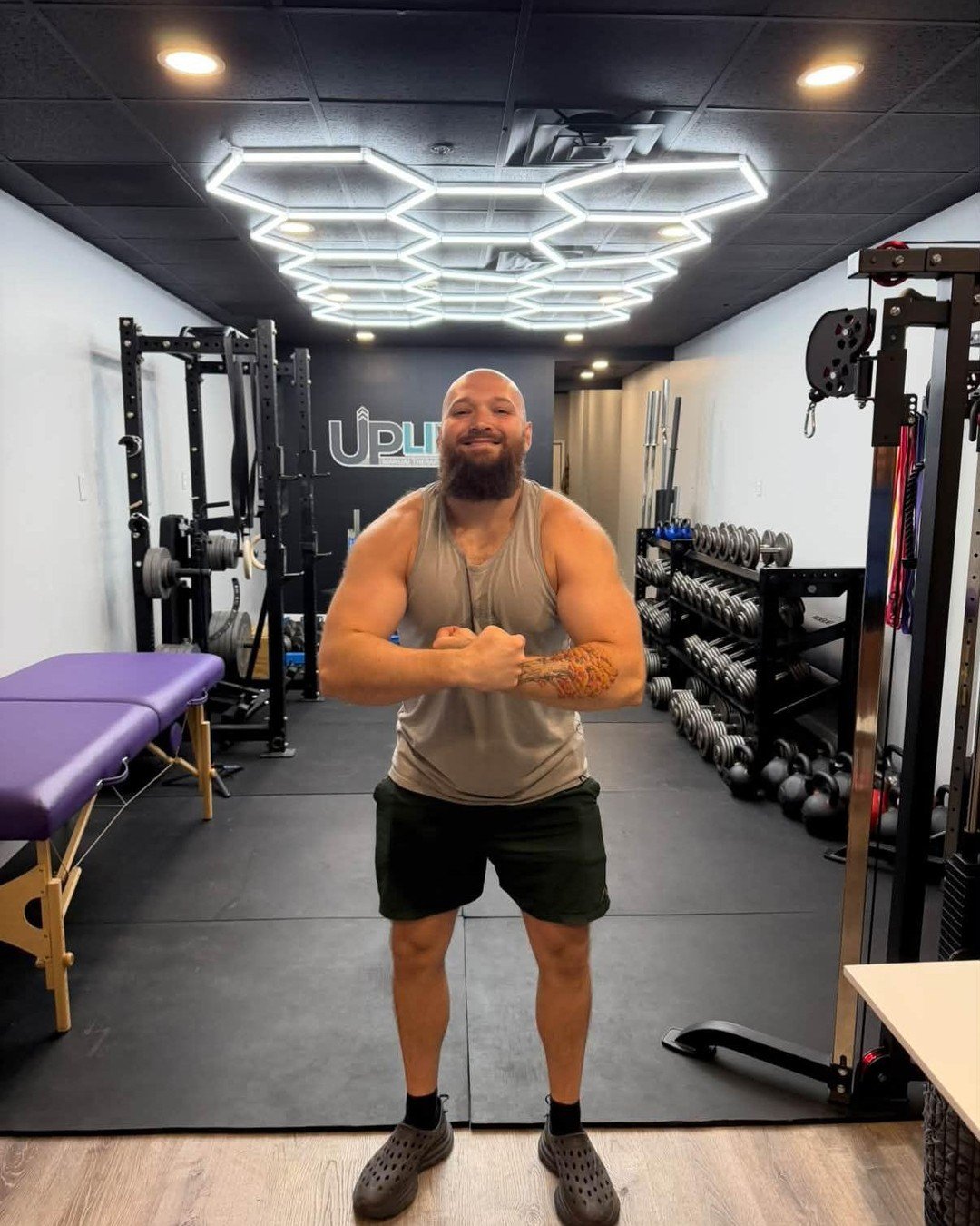 284 Wall Street Update PT.4 - the Finale

WE'RE IN!

These last 2 months were long, exhausting, and challenging in so many different ways, but it was totally worth it. 

This space is everything I hoped it would become, and I can tell that it's going