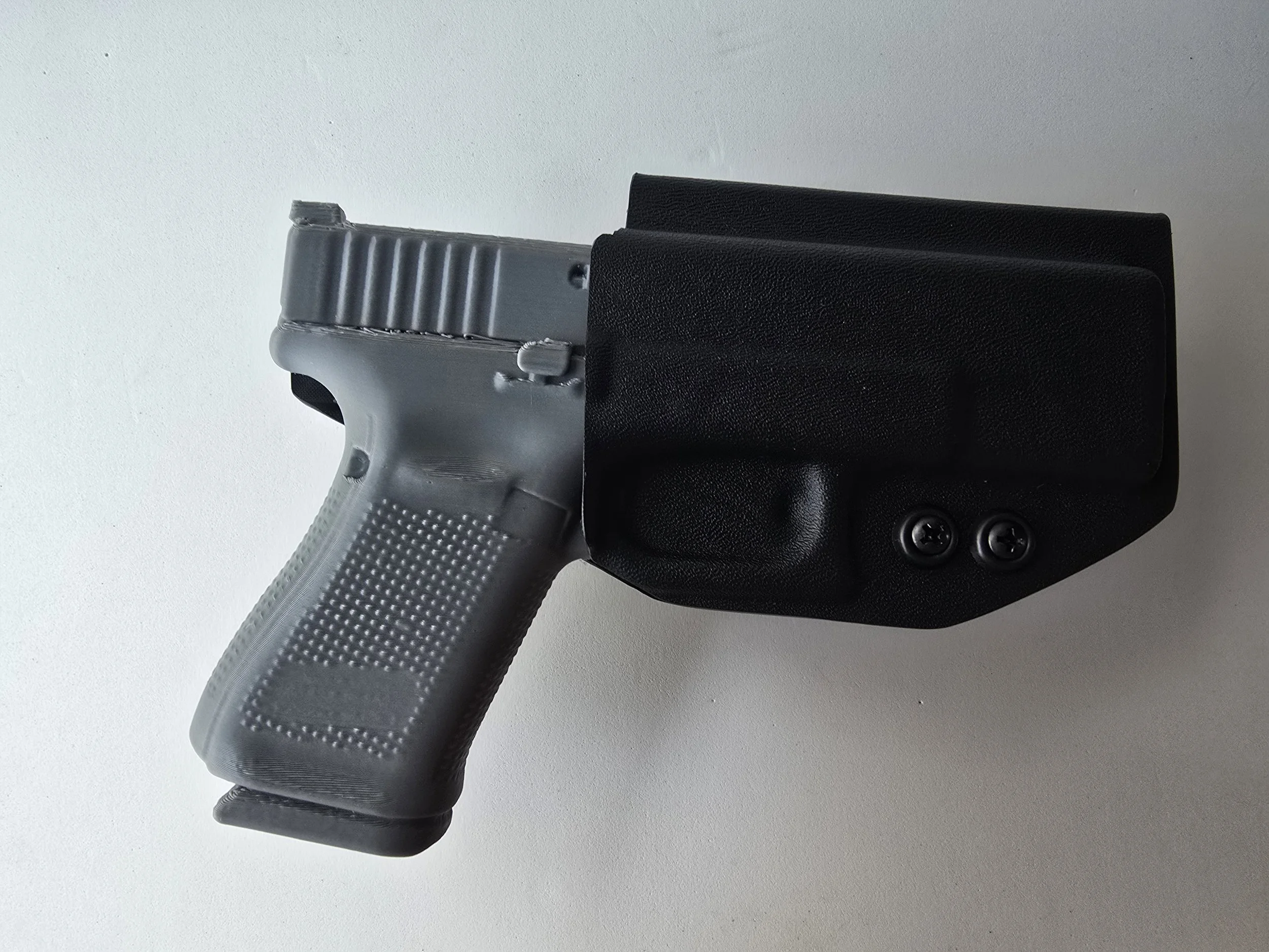 Glock 19 Gen 5  -Outside the Waistband