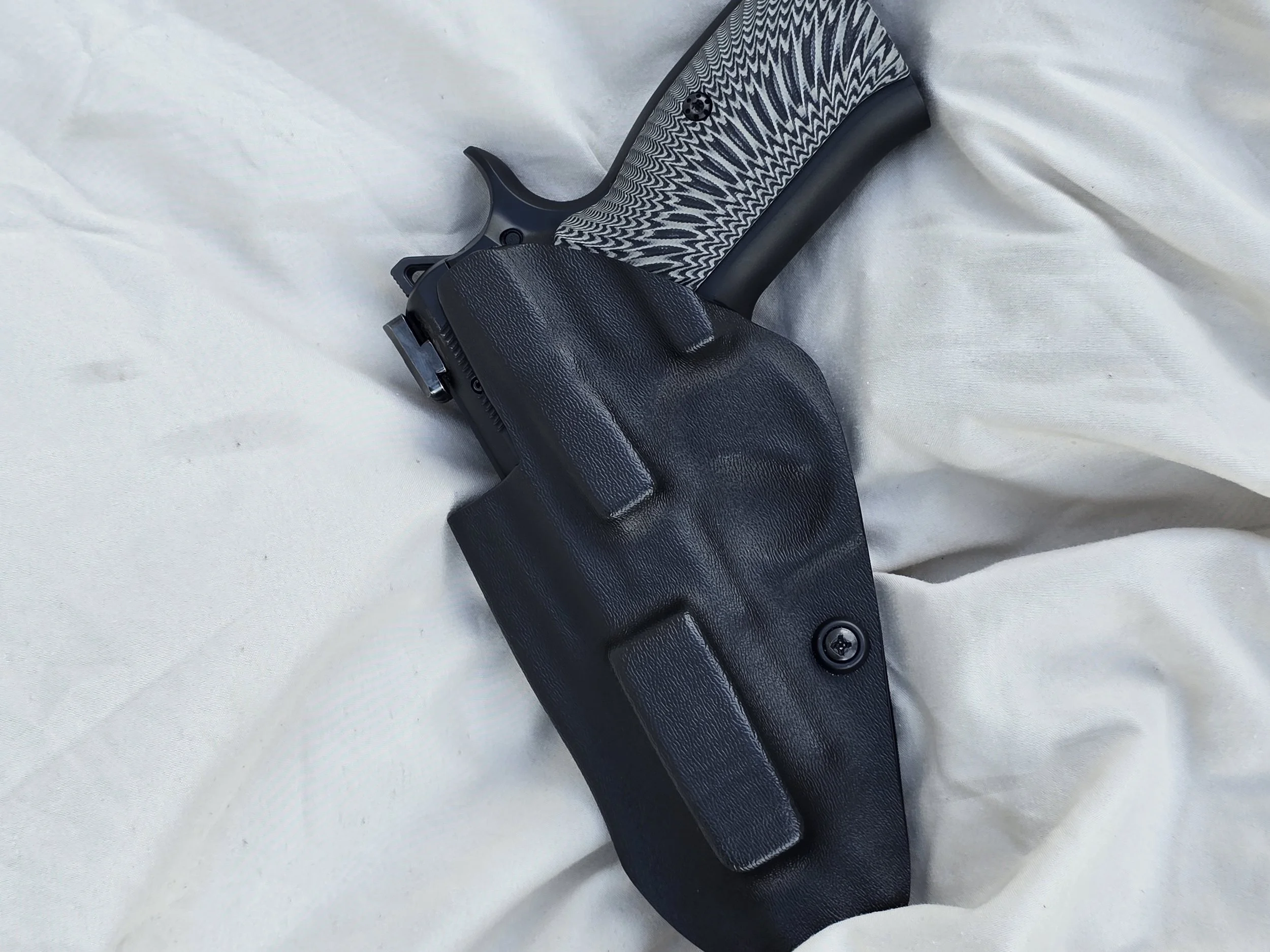 CZ-75 B showing off the molded wedge