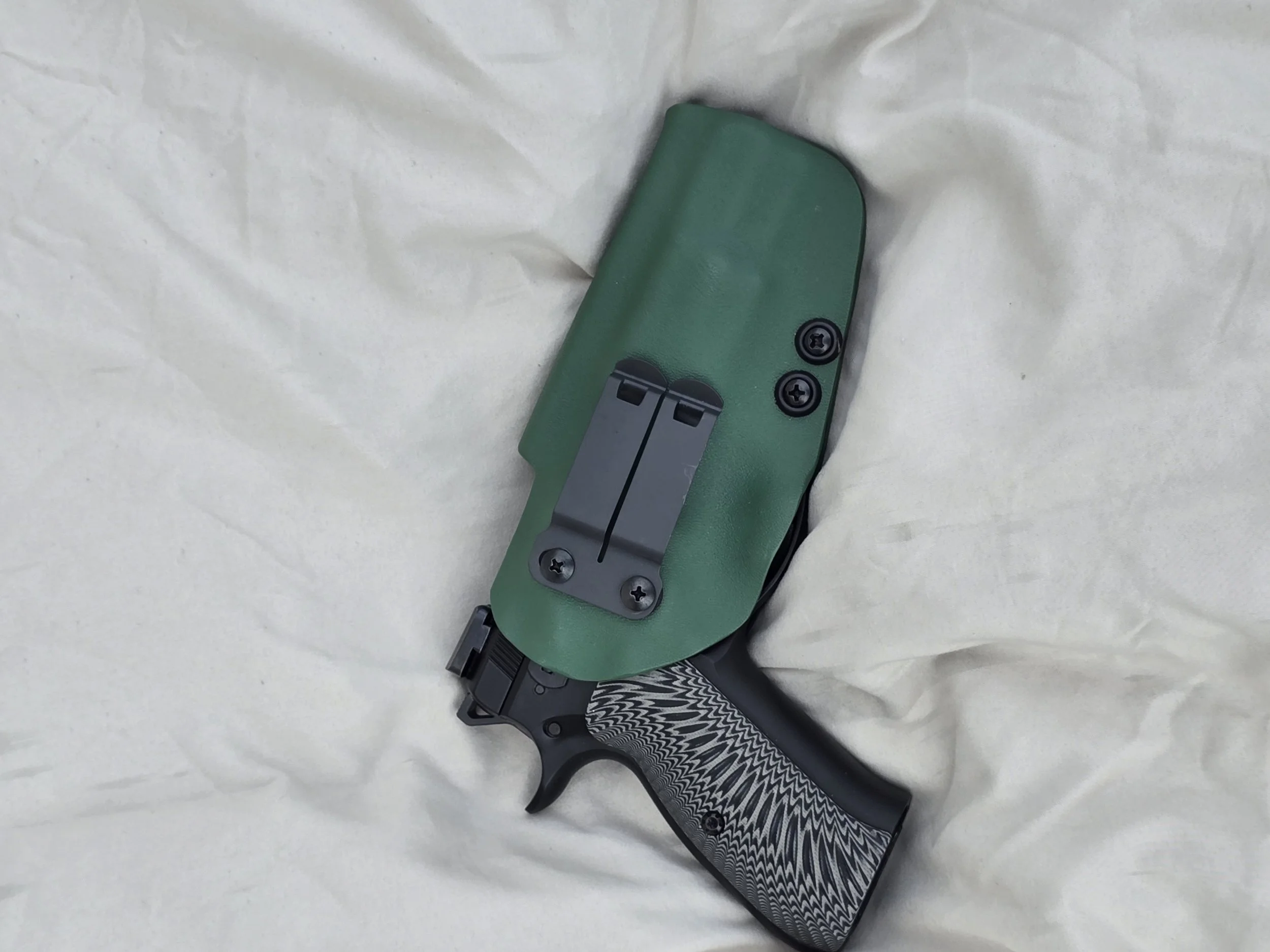 CZ-75B showing off the monoblock