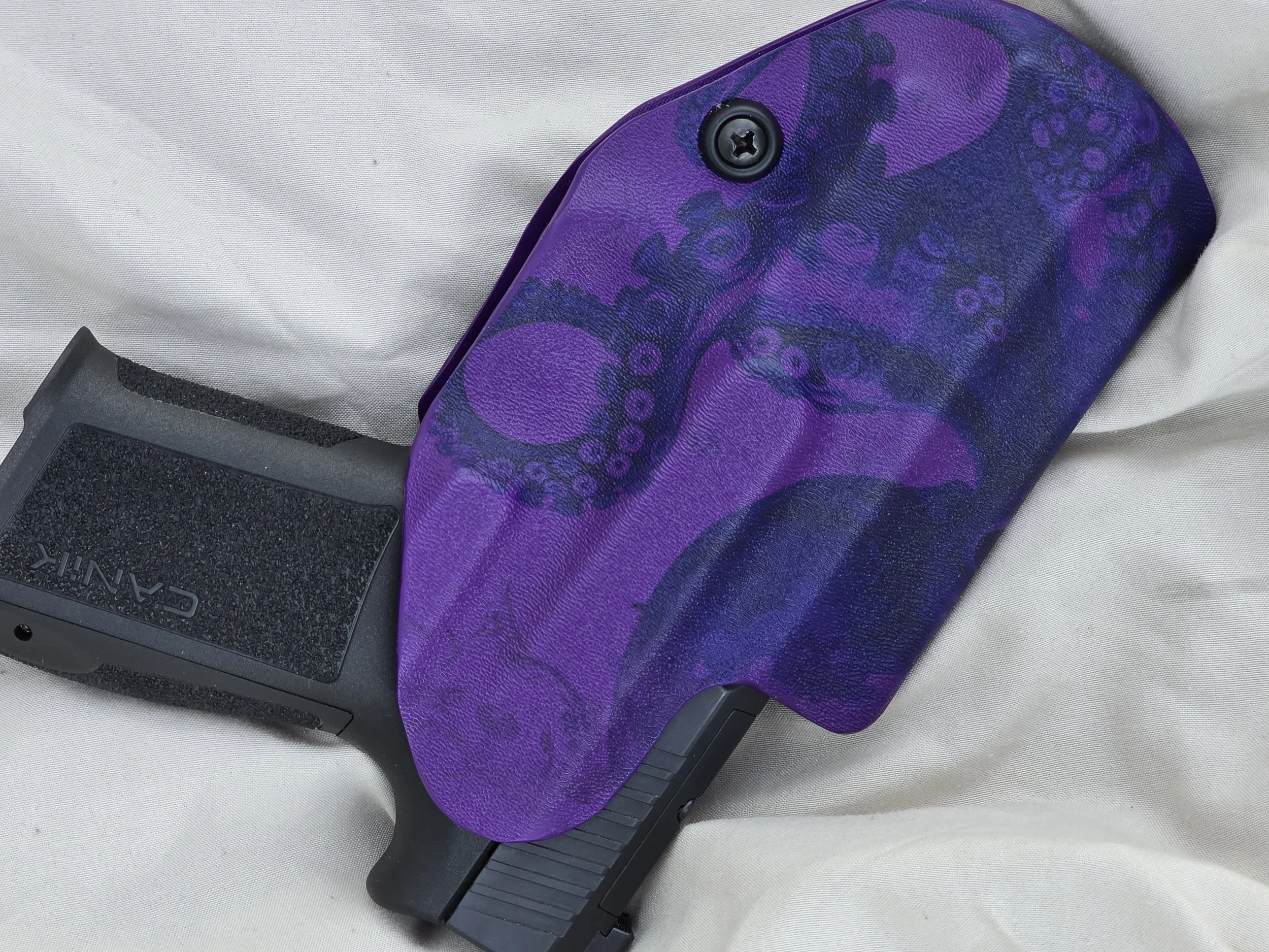 Cannik Meta MC9LS showing off an example of sublimation