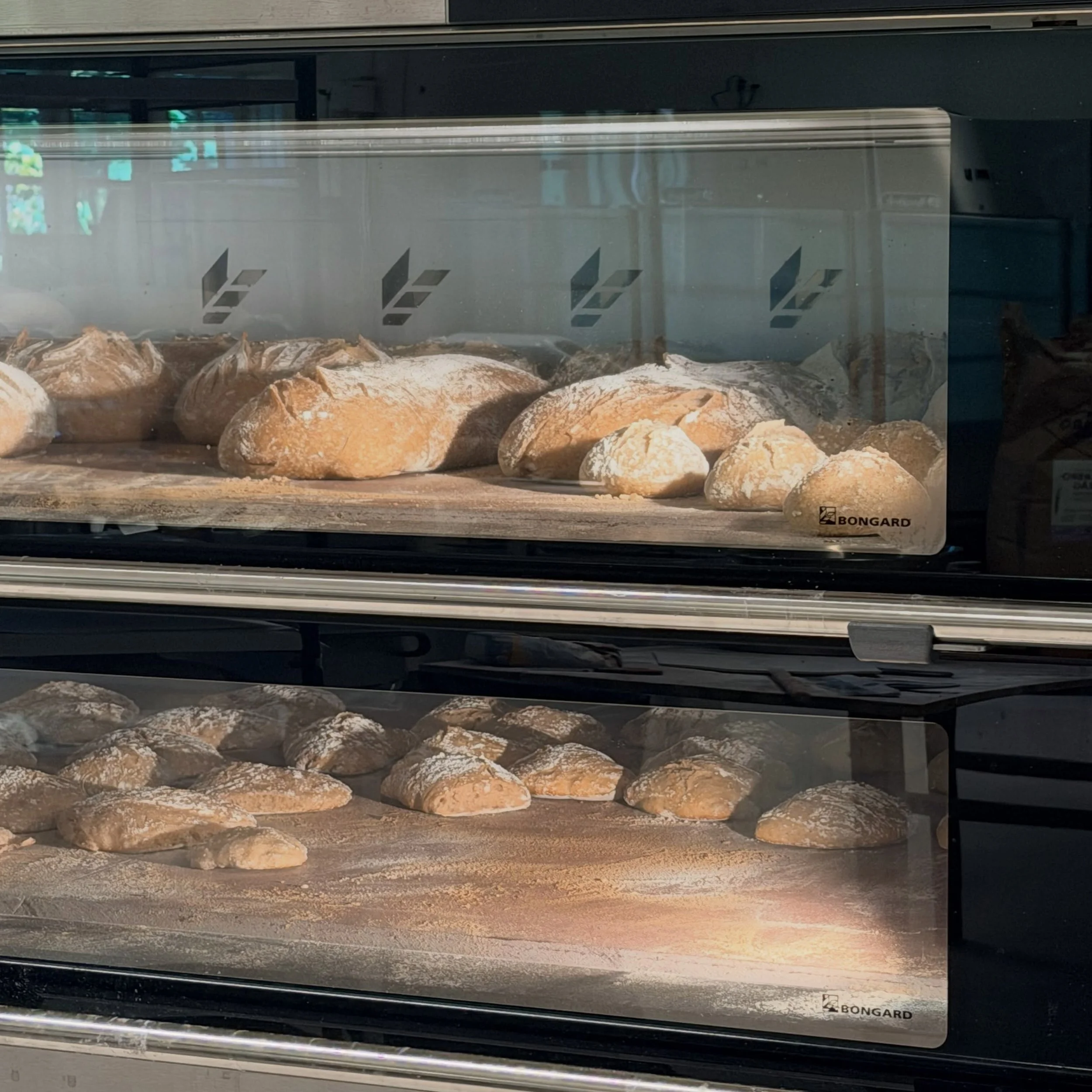 Frallor och br&ouml;d 🥖 2h till premi&auml;r &ouml;ppningen 🥳