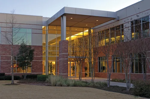 Amber Oaks Corporate Center exterior view