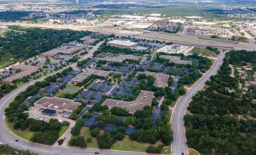 Amber Oaks Corporate Center building detail
