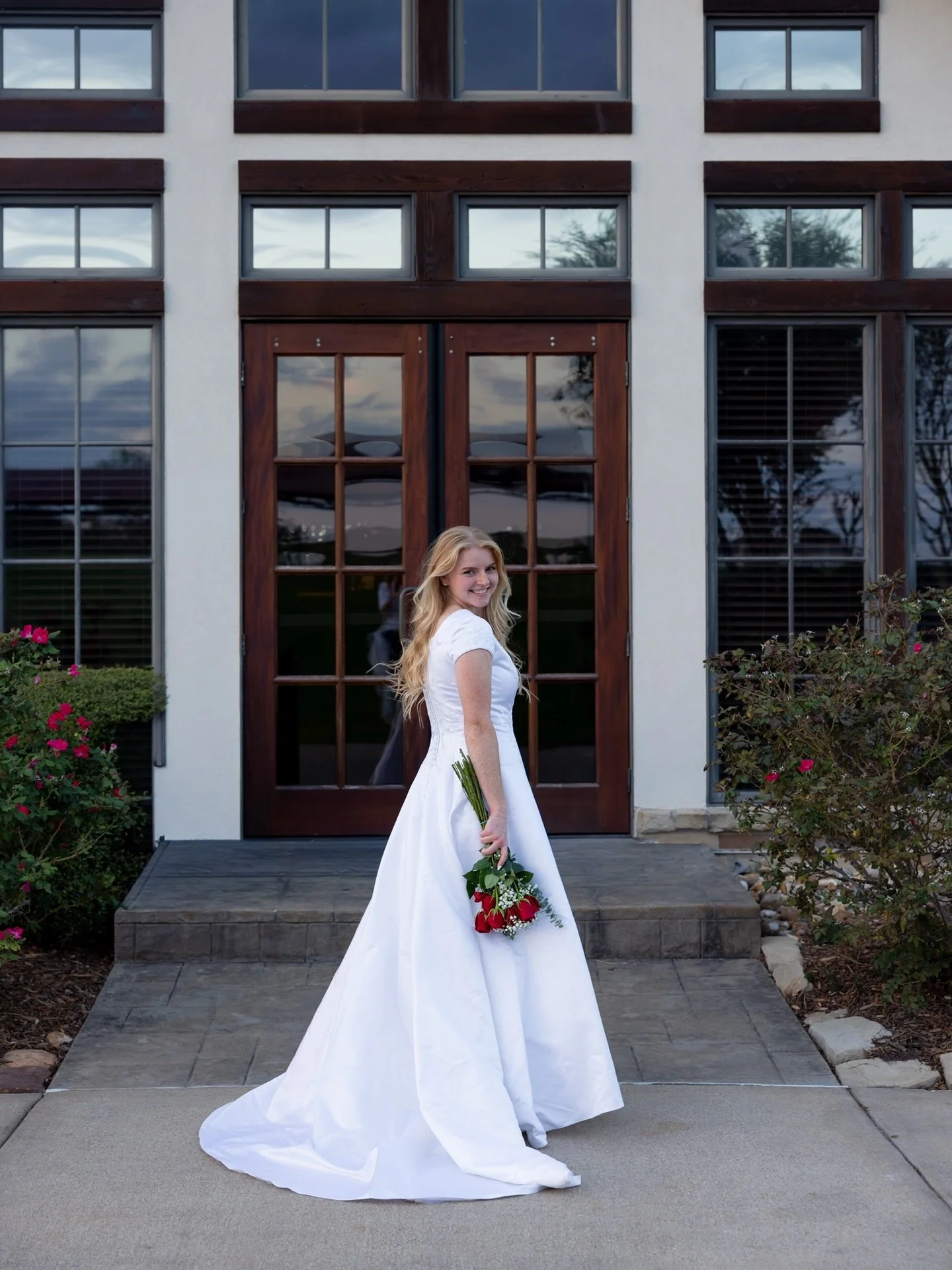 Effortless, timeless, and completely her. Just a quiet moment before everything changes.

#weddingphotographer #bridalsession #couplesphotographer