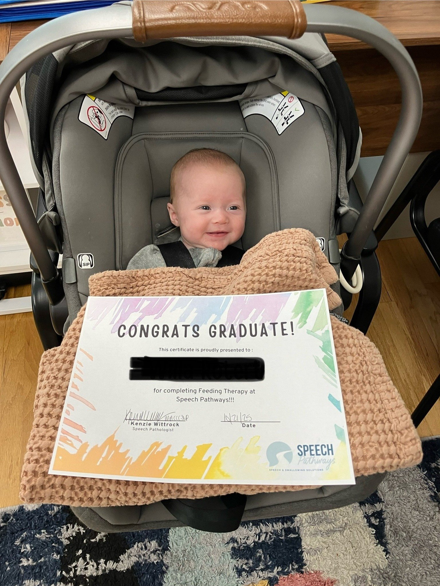 🎉 This little one is all smiles... And for good reason! Our newest infant feeding therapy graduate has worked hard to make nursing easier and more enjoyable all around! Way to go, sweet girl (and kudos to mom and dad for their hard work too!)! 💕
